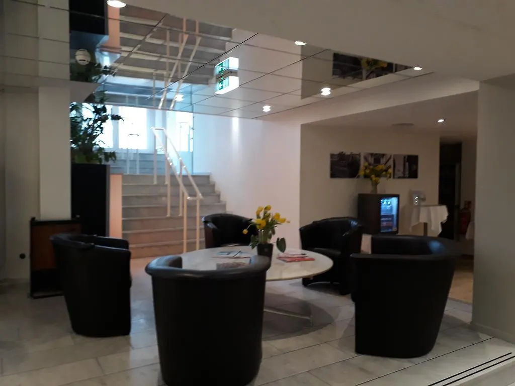 *** Hotel Days Inn Dortmund West Germany